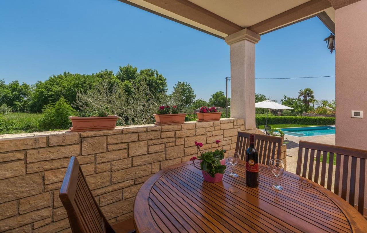 Holiday House Vita Tinjan الغرفة الصورة