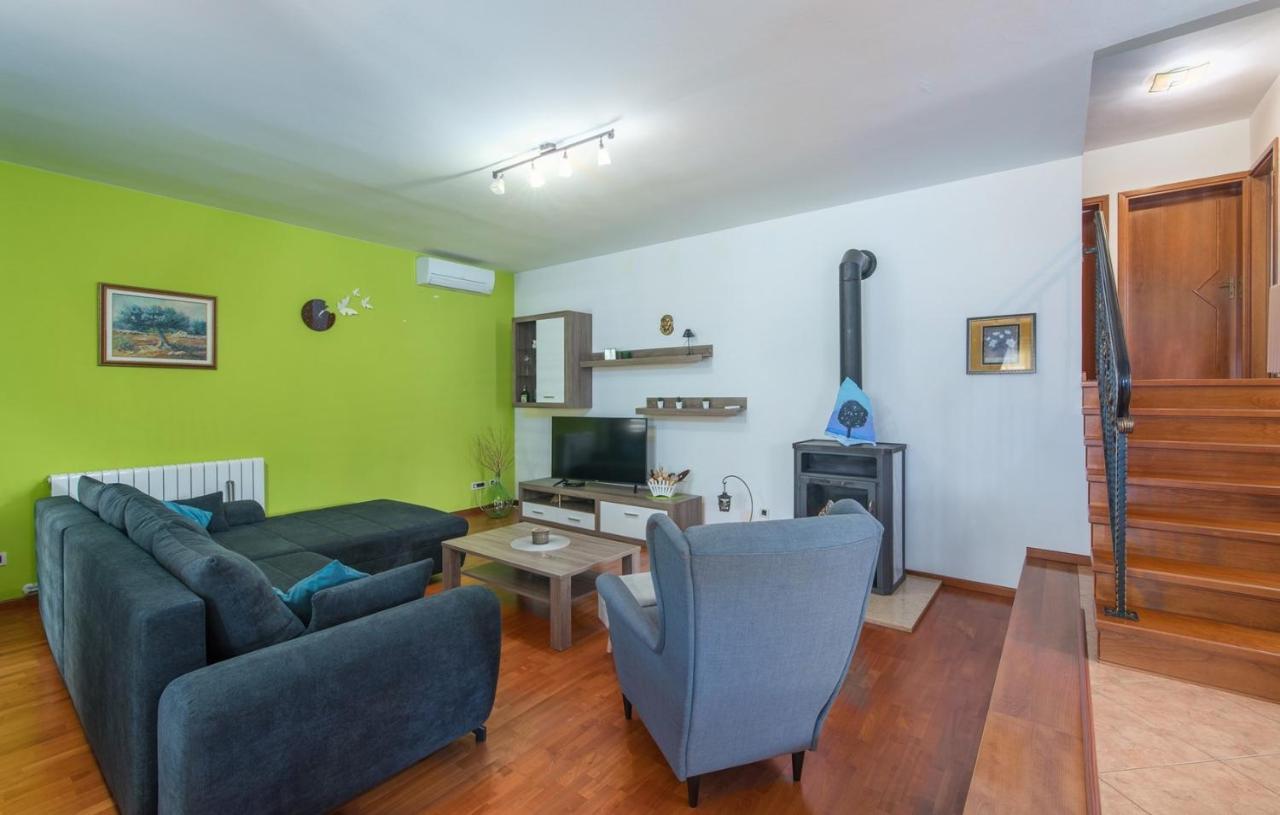 Holiday House Vita Tinjan الغرفة الصورة