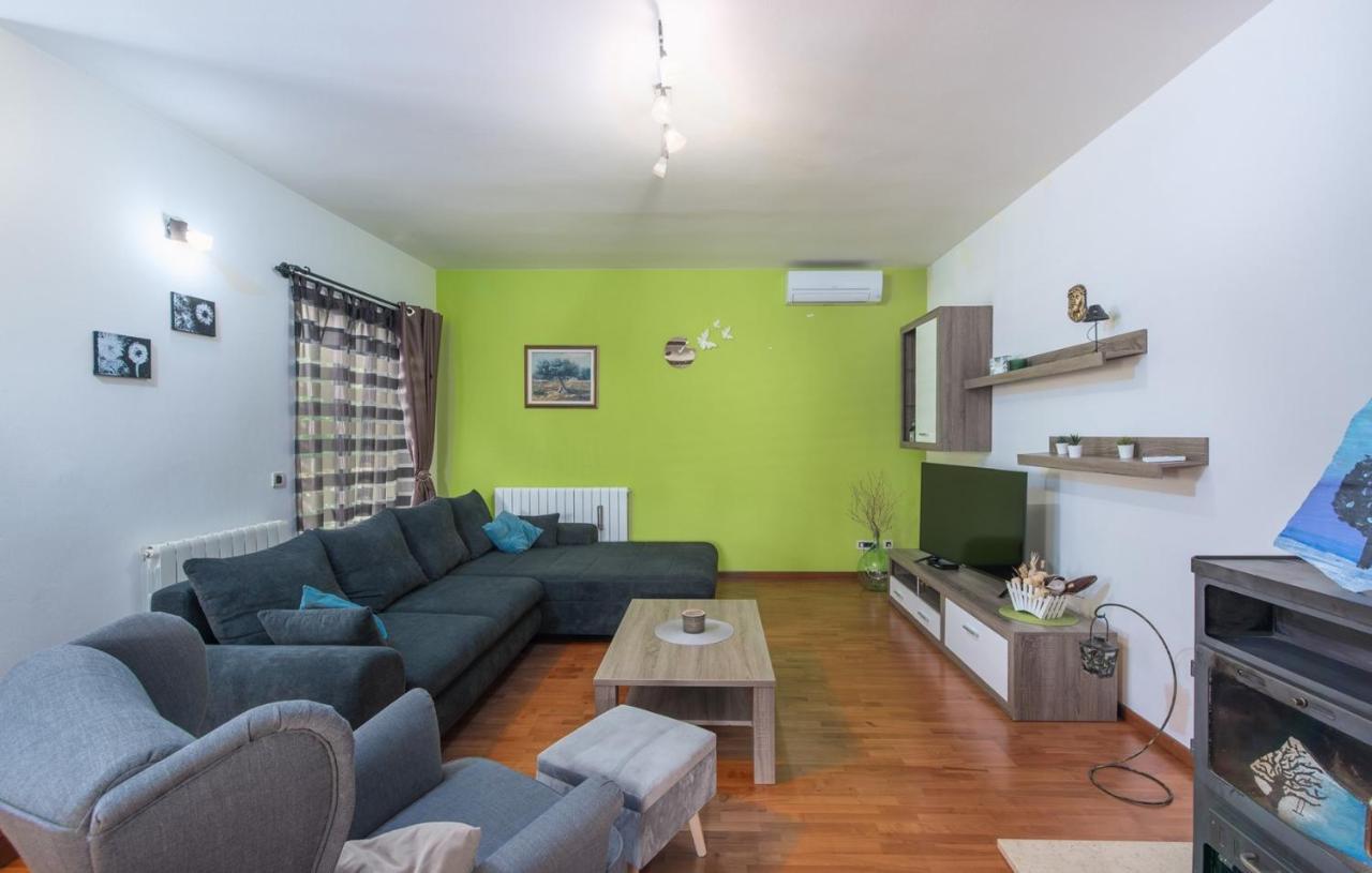 Holiday House Vita Tinjan الغرفة الصورة