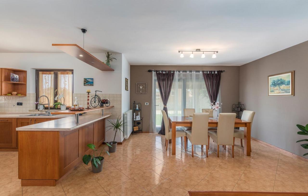 Holiday House Vita Tinjan المظهر الخارجي الصورة